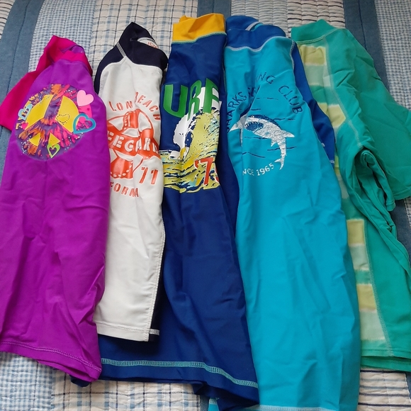 Boys rashguard swim shirt, size s 6-7 - Picture 4 of 4